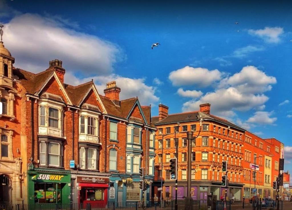 Digbeth Centre Sleeps 12 Opposite Coach Station Apartment
